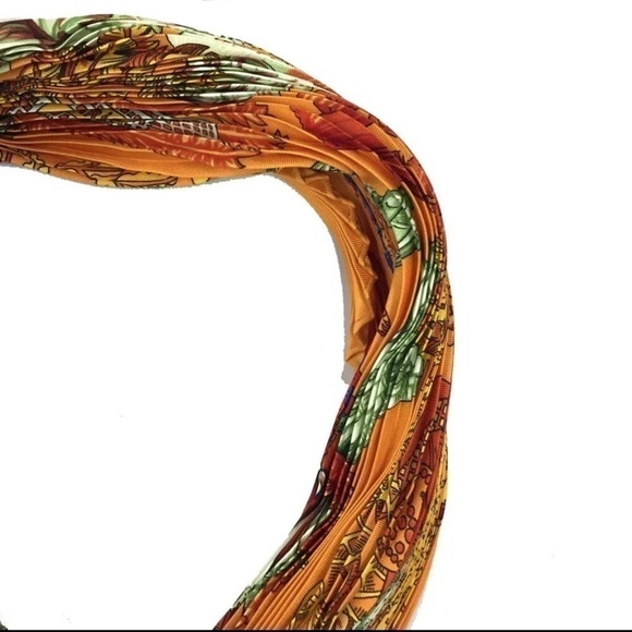 HERMES chapeau Carre 90 Multicolor Silk - Picture 5 of 17